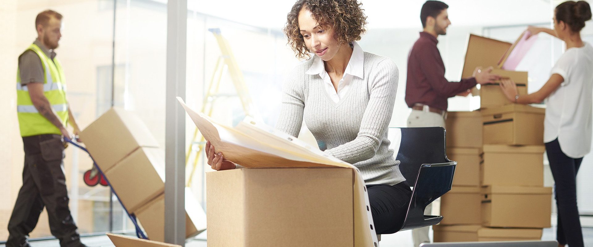 https://www.removalsinmelbourne.com.au/wp-content/uploads/2021/03/2021-Melbourne-VIC-Trustworthy-Removalists-1920x800.jpg